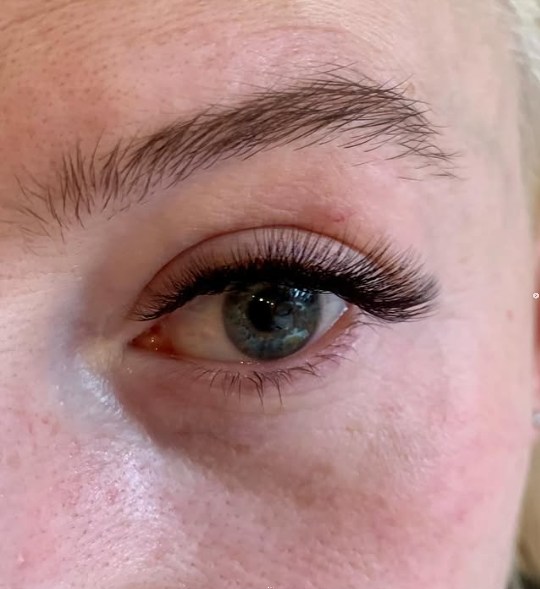 Extension de cils cil &agrave; cil